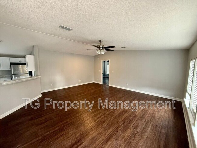 Foto del edificio - 1760 Freedom Dr