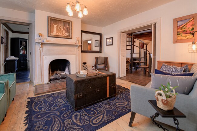 Building Photo - 210 S 500 W