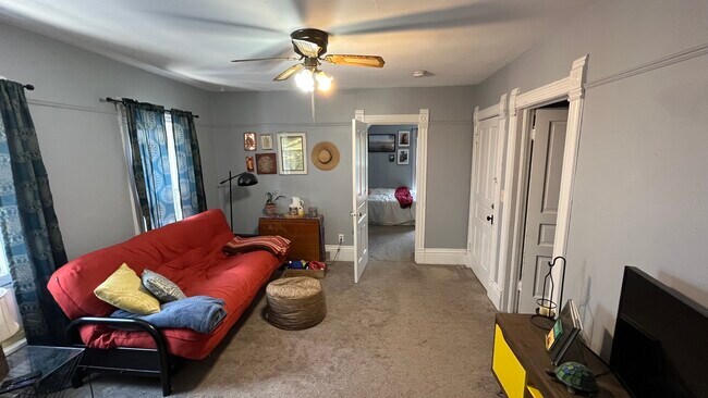 Building Photo - 1338 Jenifer St