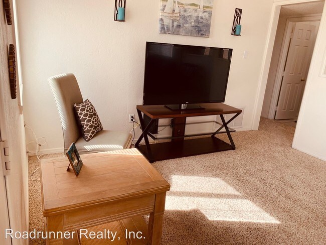 Foto del edificio - 2 br, 1 bath House - 5656 Mariposa Ave.