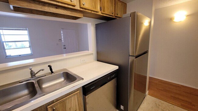 Building Photo - 7149 E Bank Dr