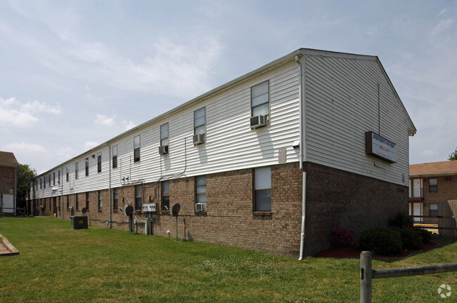 Building Photo - Twin Gardens Apartments