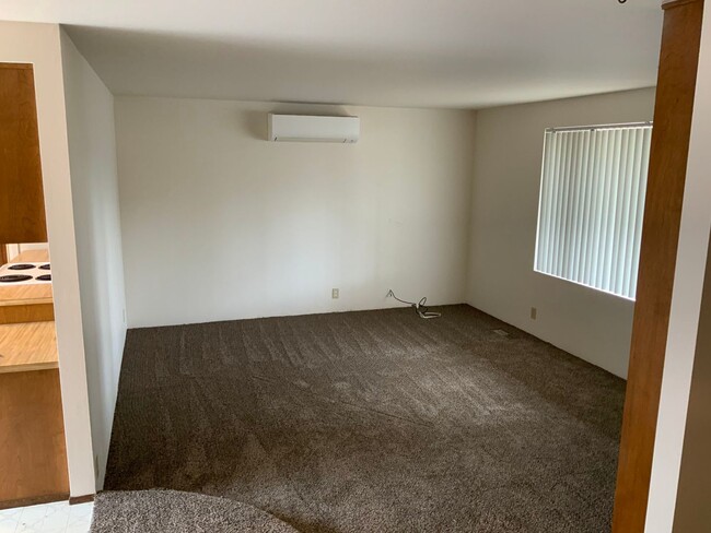 Foto del edificio - 2 Bedroom Duplex in Springfield