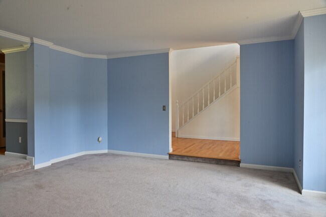 Building Photo - 14734 SE 65th St