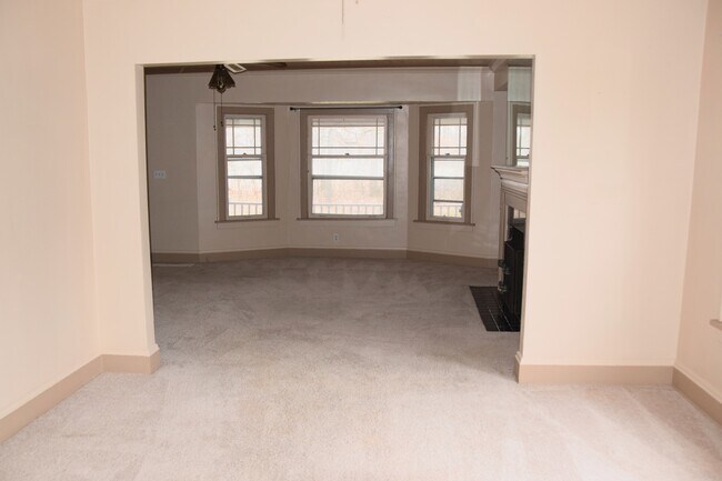 Building Photo - 10720 Edgepark Dr