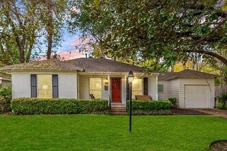 Building Photo - 3808 Shorecrest Dr