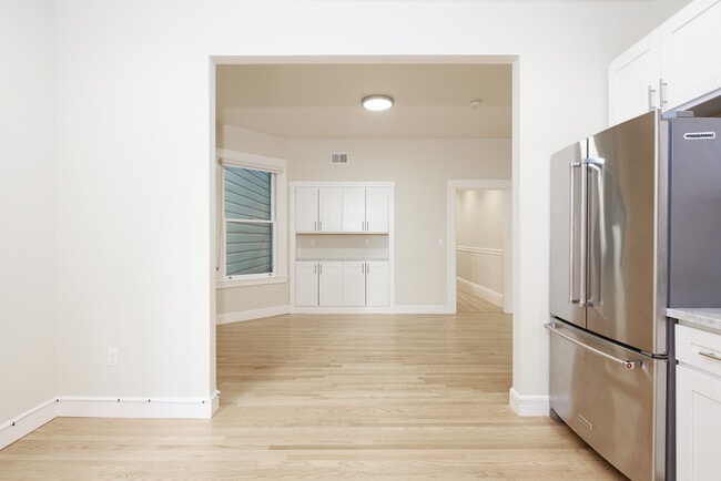 Building Photo - 1690 Grove St