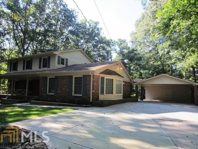 Building Photo - 2320 Oxbow Cir