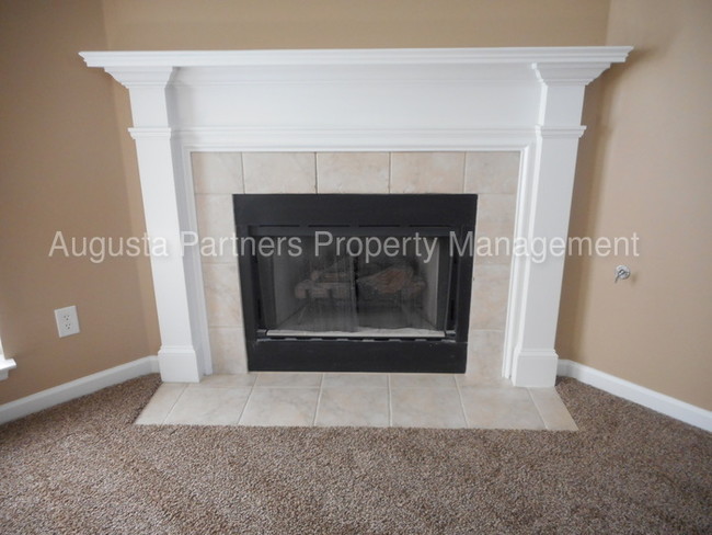 Building Photo - 1323 Maple Leaf Ct