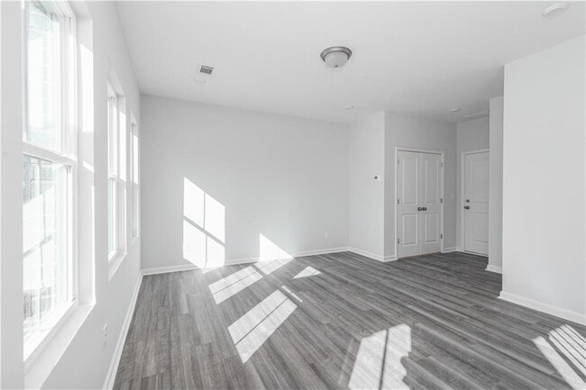 Building Photo - 2706 Whistler Wy NE