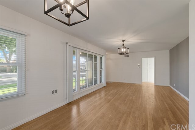 Foto del edificio - 1213 W Oak Ave