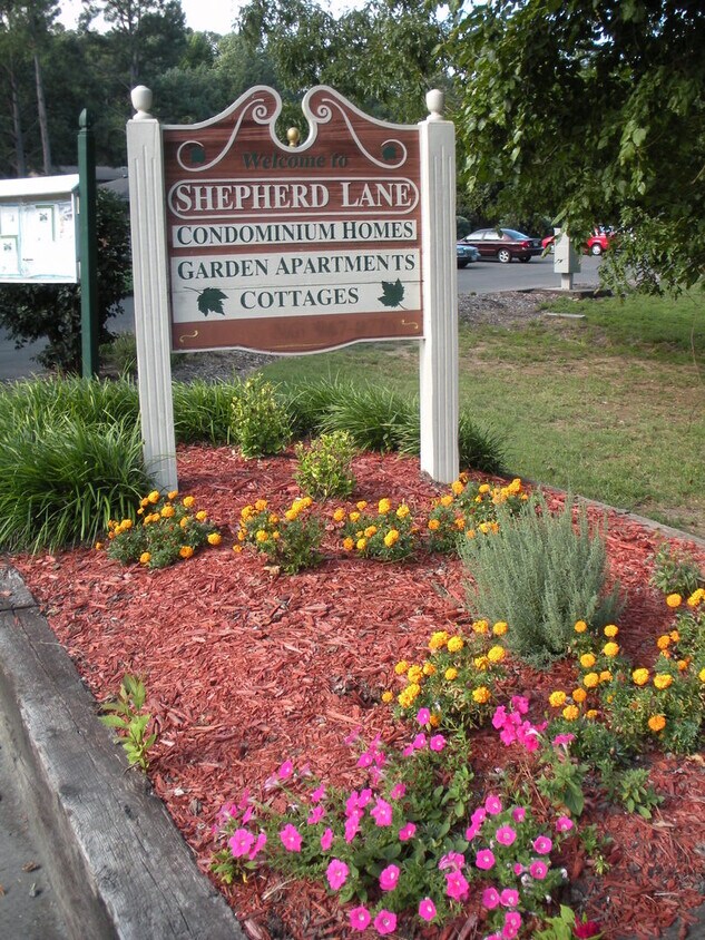 Primary Photo - 2 bed condo near University Place AUG