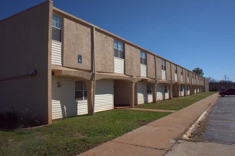 Foto principal - Live Oaks Apartments