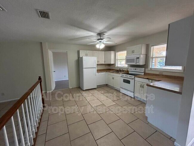 Building Photo - 4740 1st Ave So