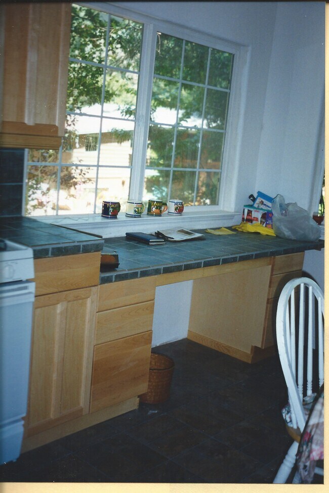 Foto del edificio - 1043 Laurel Ave