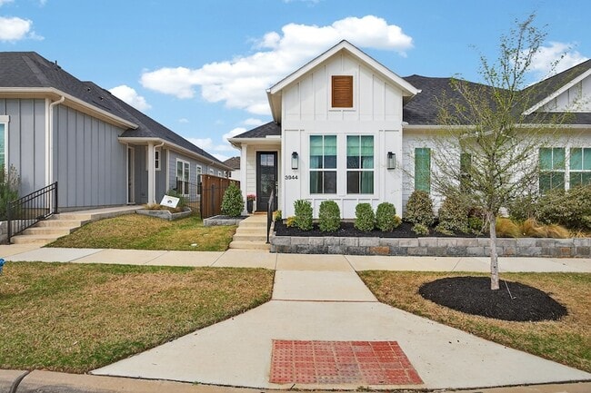 Photo - 3944 Grayson Ln House