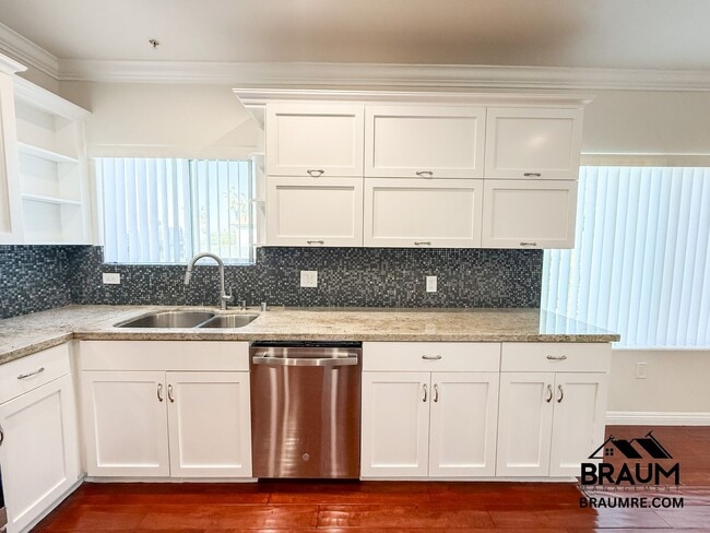 Foto del edificio - 332 S Virgil Ave