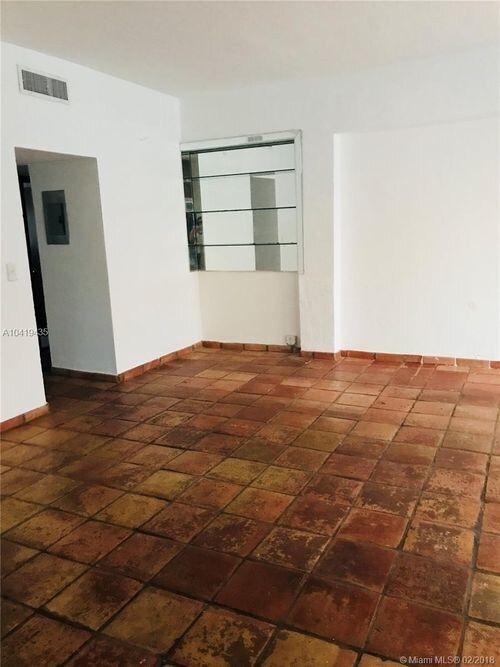 Building Photo - 9308 Collins Ave