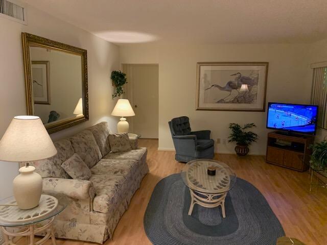 Foto del edificio - 316 Pine Ridge Cir