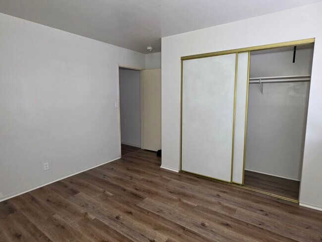 Foto del edificio - 487 S Sadler Ave