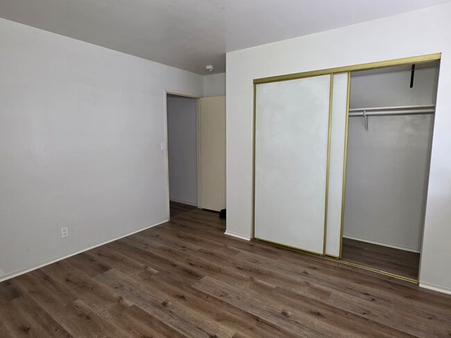 Building Photo - 487 S Sadler Ave