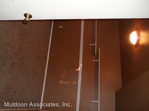 Building Photo - 1504 Lyle Dr