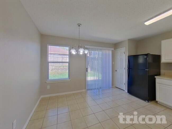 Foto del edificio - 10100 Chapel Oak Trail