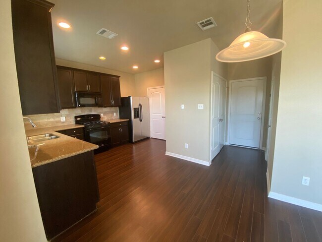 Foto del edificio - Beautiful 2-Story, 3 Bedroom / 2.5 Bath Ho...
