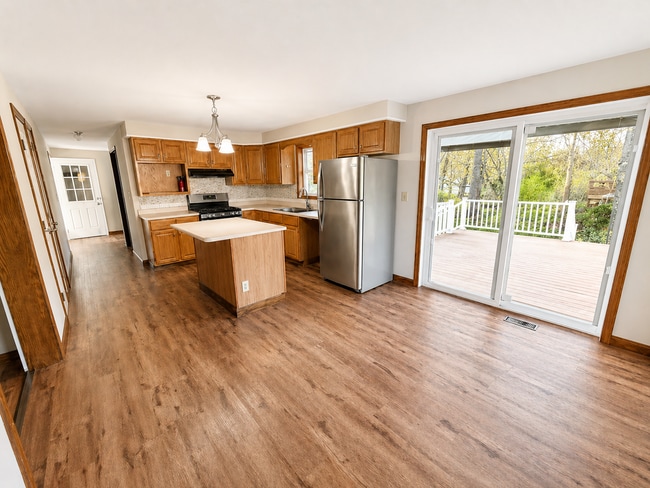 Photo - 14 Wheelwright Rd House