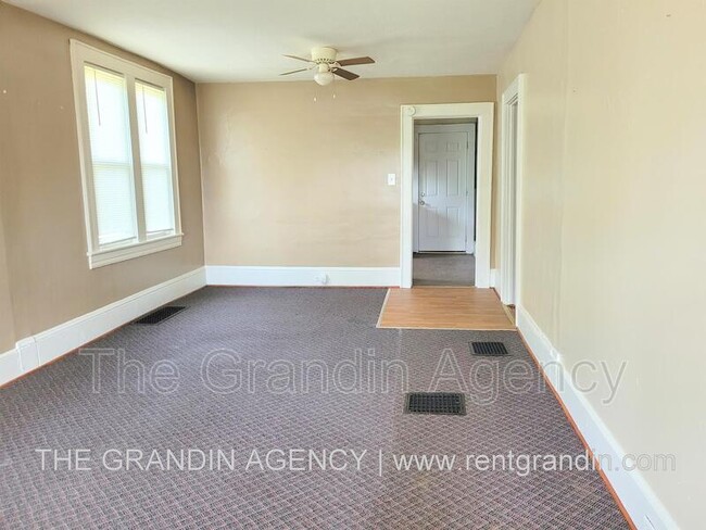 Foto del edificio - 610 Montrose Ave SE