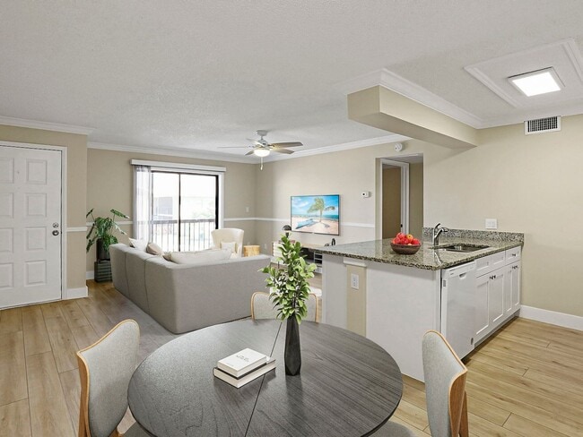 Photo - 5305 Summerlin Rd Apartment