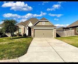 Building Photo - 122 Green Haven Dr