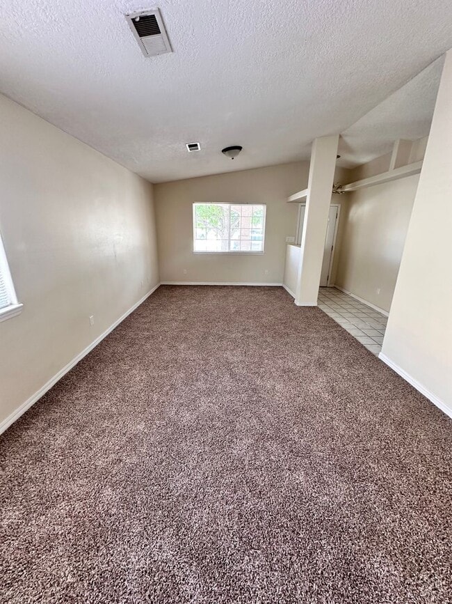 Building Photo - 6535 Tierra Prieta Ave NW
