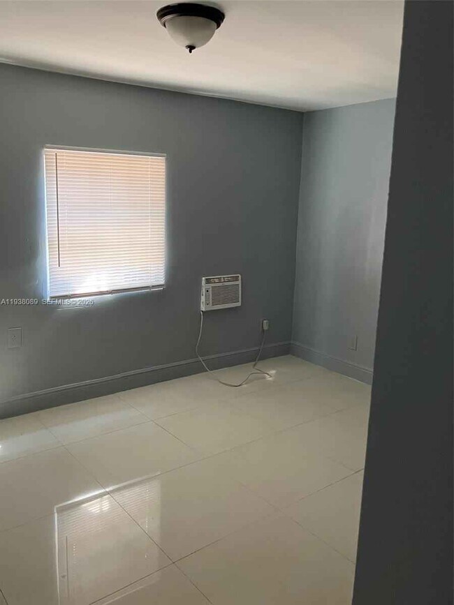 Foto del edificio - 2226 NW 98th St