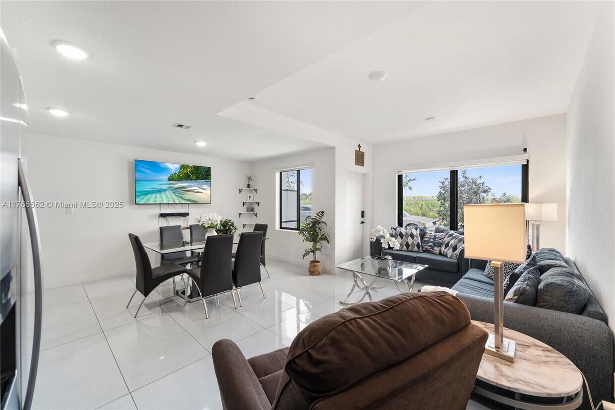 Foto principal - 14590 SW 260th St