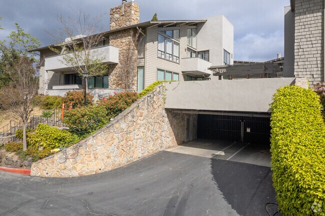 Building Photo - 26 Mansion Ct