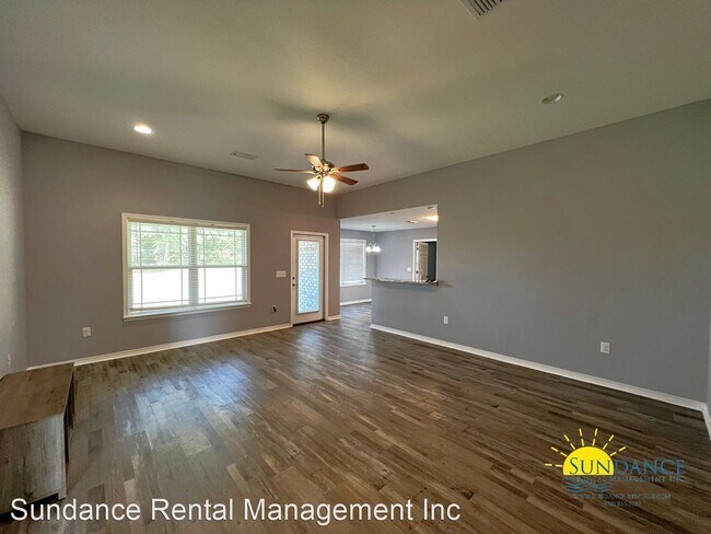 Foto del edificio - 4 br, 2 bath House - 5802 Dogwood Drive E