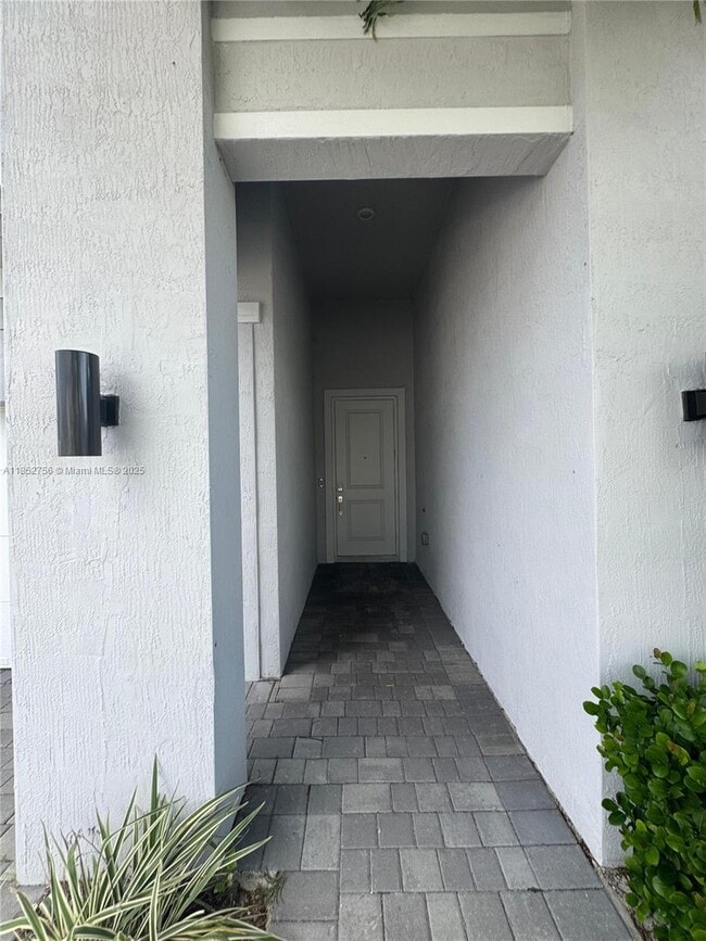 Building Photo - 4398 SW 173rd Ave