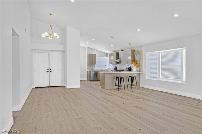 Building Photo - 8 Barton Spring Cir