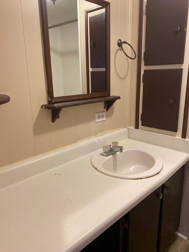 Foto del edificio - Two Bedroom One Bath Manufactured Home