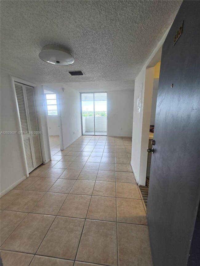 Foto del edificio - 5050 NW 7th St