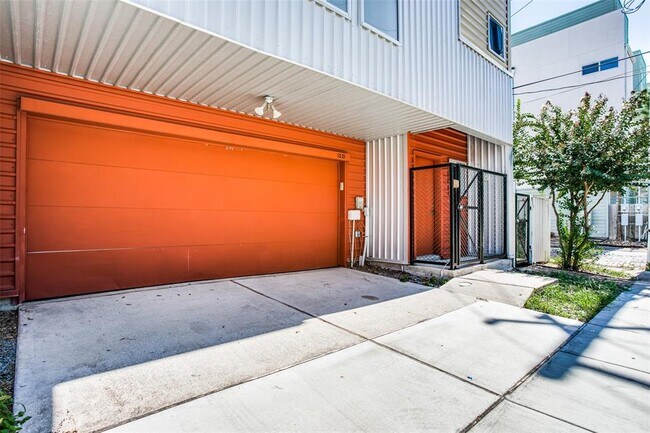 Building Photo - 1221 Crosby St