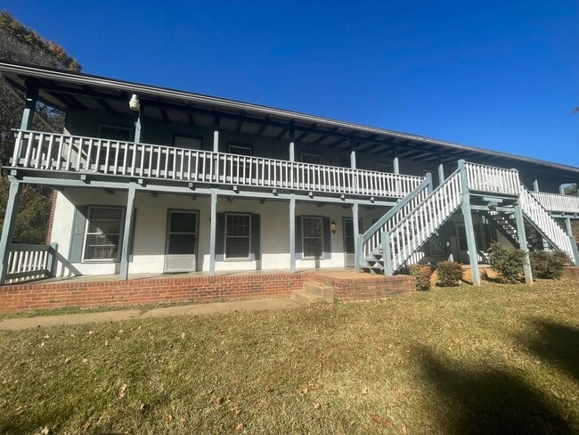 Building Photo - Willow Creek