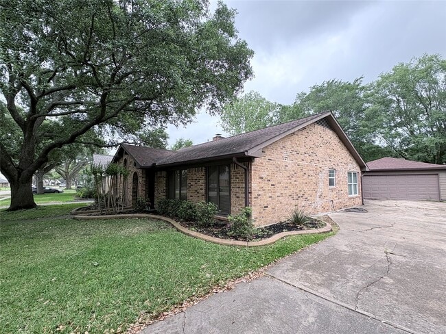 Foto del edificio - 21330 Park Tree Ln