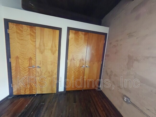 Building Photo - 110 S 15th St