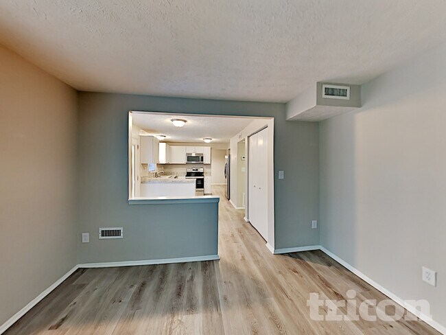 Foto del edificio - 9021 Touchstone Ln