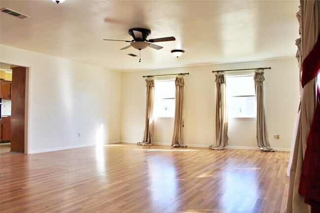 Foto del edificio - 218 Smith St