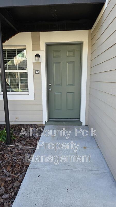 Building Photo - 915 Ariana St