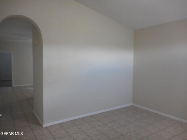 Foto del edificio - 14741 Calhoun Dr