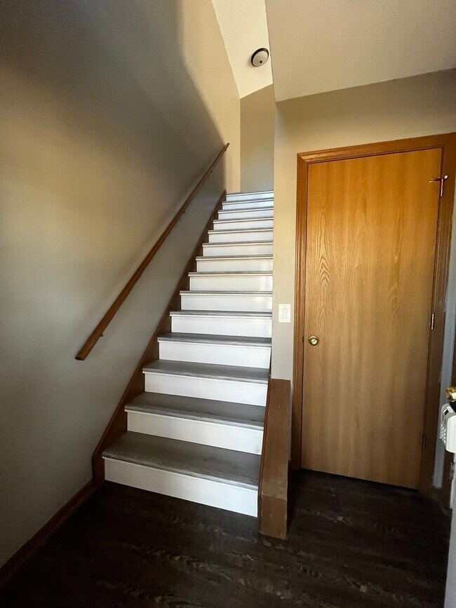 Building Photo - 7031 S Stratton Ln
